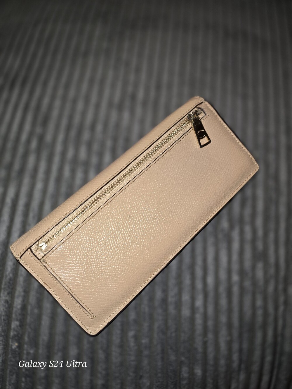 Coach Slim Snap Wallet - Picture 2 of 4